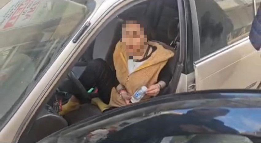Akılalmaz hırsızlık girişimi kamerada! Suçüstü yakalandı, ''araç benim'' deyip sahiplerine saldırdı! - Resim: 2
