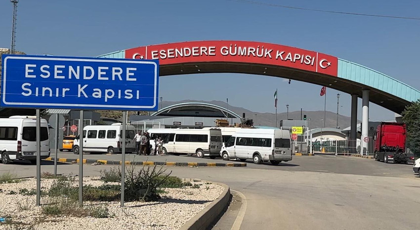 Türkiye-İran sınırında hareketlilik devam ediyor - Resim: 1