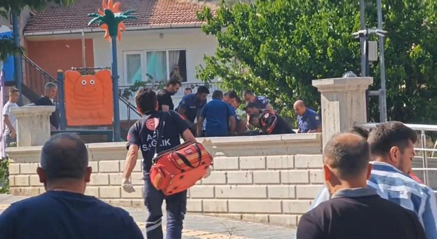 Eli silahlı kadın, erkek arkadaşının ofisinin önünde ortalığı birbirine kattı - Resim: 2