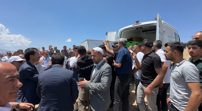 Van'da uzun namlulu saldırı: Sosyal medya fenomeni kızlarının yanında öldürüldü - Resim: 3
