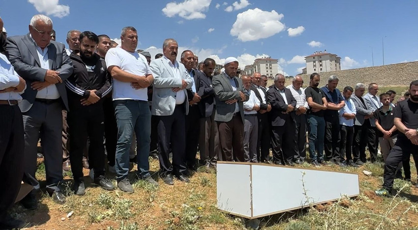 Van'da uzun namlulu saldırı: Sosyal medya fenomeni kızlarının yanında öldürüldü - Resim: 2