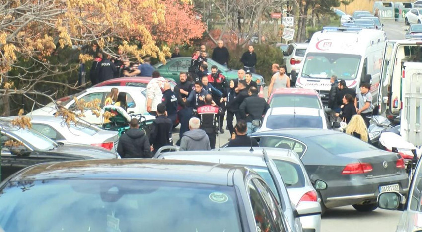 Adliye önünde bıçaklı, sopalı kavga: Yaralılar var! - Resim: 1