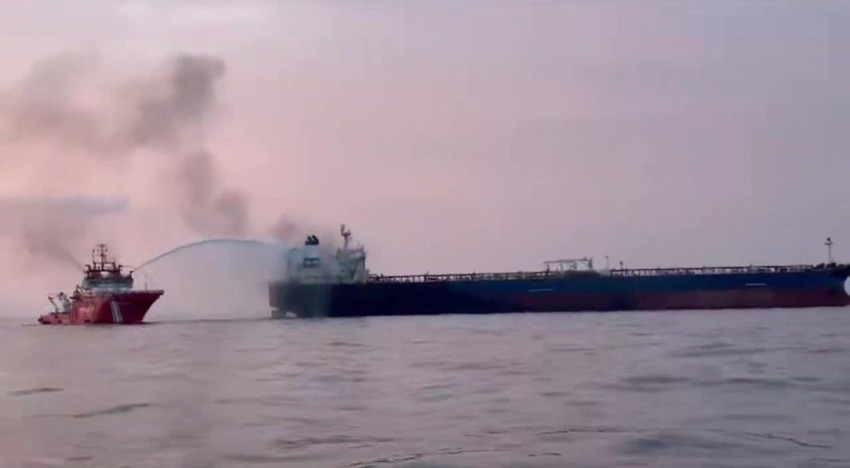 Karadeniz'de Rusya'nın vurduğu petrol tankerinden sızıntı başladı, gemi sürükleniyor - Resim: 4