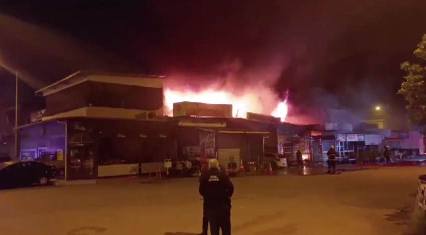 Kadın esnafın iş yerini benzin döküp yaktılar - Resim: 1