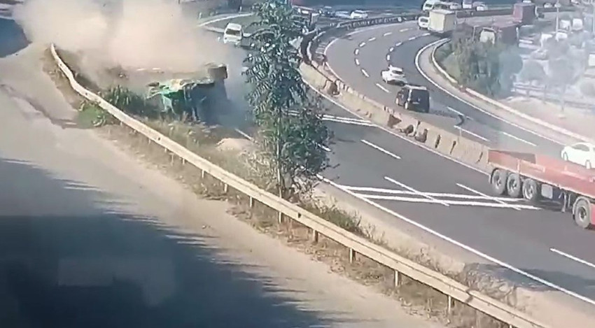Kopya gibi kaza bu kez faciayla bitti: 5 kişinin öldüğü facia kamerada... - Resim: 2