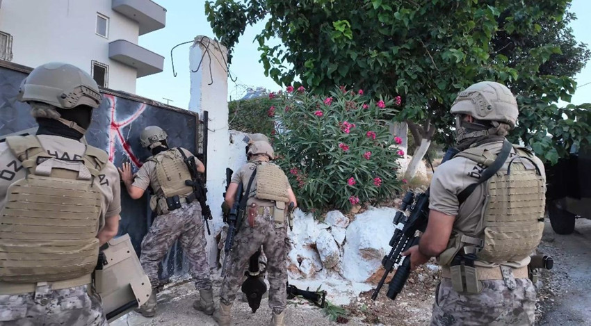 Özel harekattan fuhuş operasyonu: Çok sayıda kadın kurtarıldı - Resim: 1
