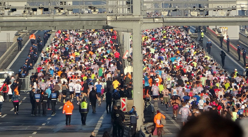 Dünyanın kıtalararası koşulan tek maratonu Türkiye İş Bankası 47. İstanbul Maratonu'na büyük katılım - Resim: 1