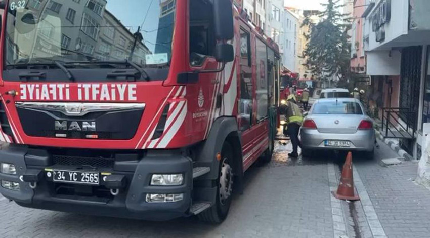 İstanbul'da yangin paniği: 5 katlı binadaki yangın iki apartmana sıçradı - Resim: 4