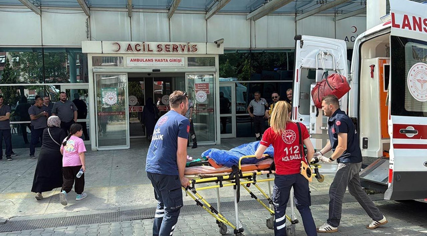 Karabük'te korkunç kaza! Otomobil, TIR'a arkadan çarptı: Ölü ve yaralılar var! - Resim: 3