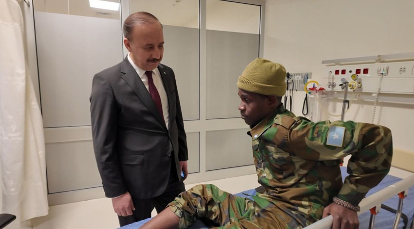 Askeri kışlada yabancı uyruklu askerler kavga etti: Çok sayıda yaralı var - Resim: 1