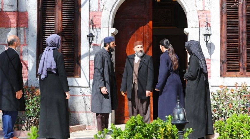 Kızıl Goncalar dizisi final yapıyor: Son bölüm tarihi açıklandı - Resim: 1