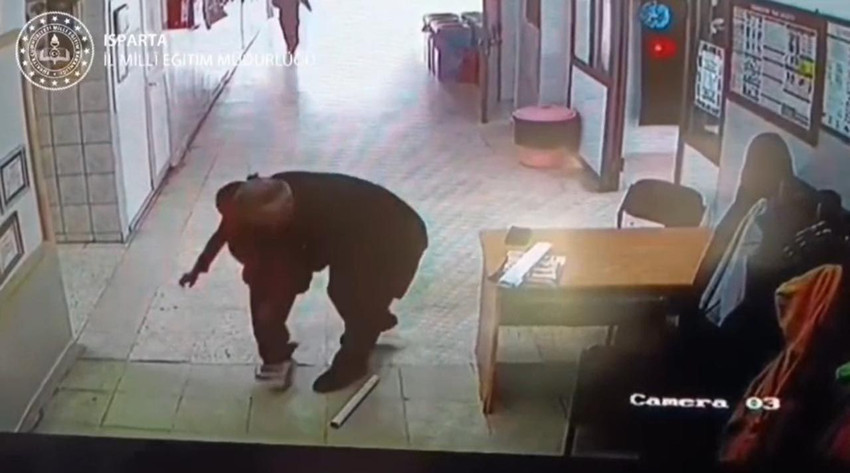 İlkokul sınıfında minik öğrencinin hayatını kadın öğretmen kurtardı - Resim: 3