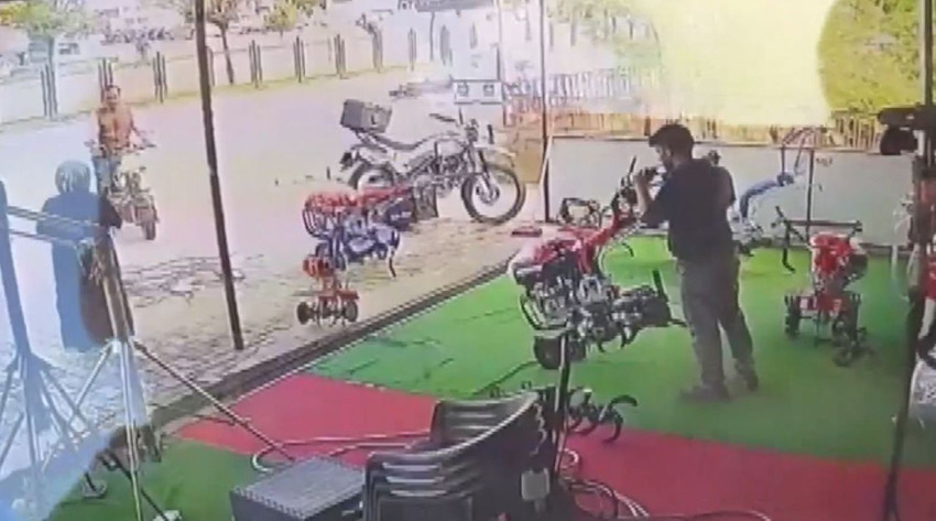 Bıçaklı saldırgana müdahale edip kadını ölmekten kurtardı - Resim: 2