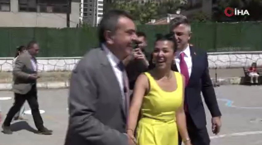 Kadın öğretmenden Milli Eğitim Bakanı Tekin'e övgü yağdırdı - Resim: 2