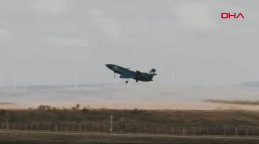 Türkiye'nin insansız savaş uçağı KIZILELMA bir kez daha havalandı - Resim: 4