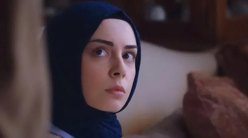 Kızılcık Şerbeti'nin Çimen'i güzel oyuncu diplomasını aldı ve avukat oldu! - Resim: 2