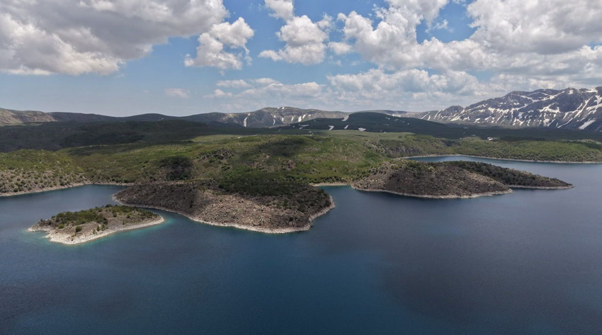 Türkiye'nin eşsiz cennetine turist akını: Buz mağaraları ve buhar bacaları dip dibe - Resim: 3