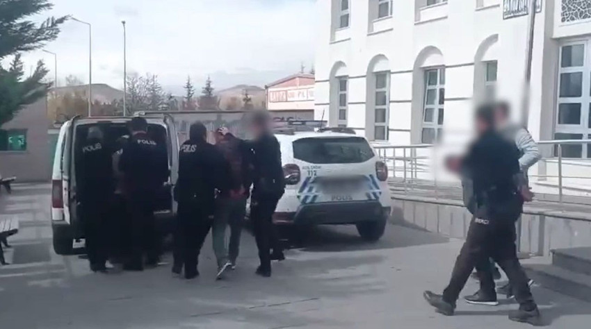 Sokak ortasında 3 suç makinesinden genç kadına taciz - Resim: 4