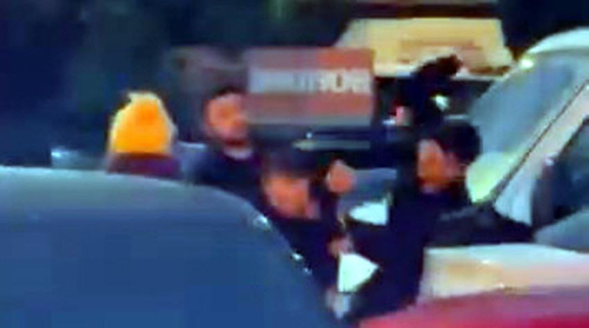 İstanbul'un dev AVM'sinde yumruk yumruğa park yeri kavgası - Resim: 3