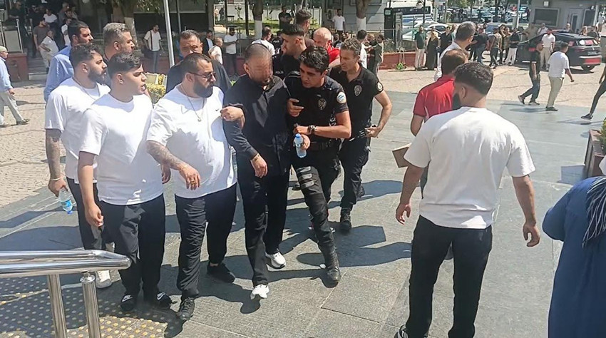 Adliyede başlayan kavga sokağa taştı: Yaralılar ve gözaltılar var! - Resim: 4