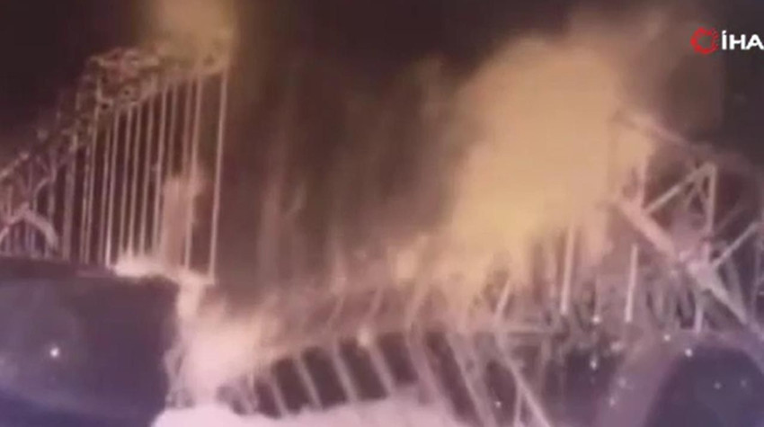 Yapımı devam eden köprü çöktü: 12 ölü, 4 kayıp var - Resim: 2