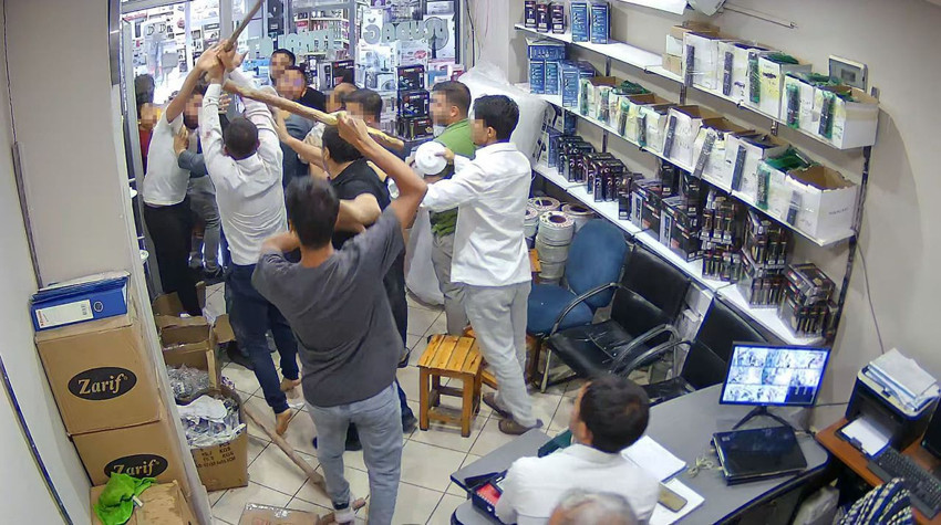 Alacak verecek kavgasında alacaklılar oteli bastı, ortalık savaş alanına döndü - Resim: 4