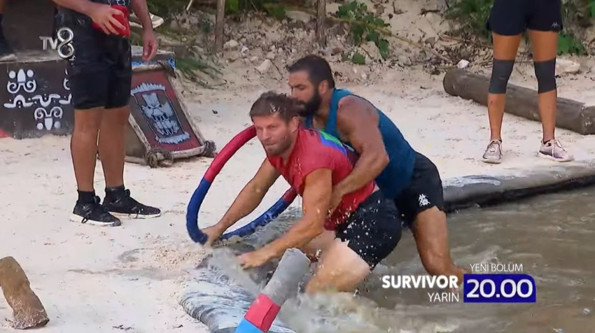 Survivor adasında izleyiciyi kızdıran yarışma: Havuzu ringe çevirdiler - Resim: 1