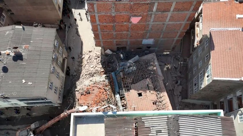İstanbul'da kontrollü yıkım kontrolden çıktı; 2 bina tahliye edildi - Resim: 2