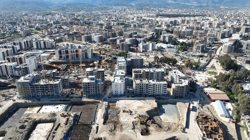 Asrın felaketinin yıktığı Hatay'daki kalıcı konutların son hali görüntülendi - Resim: 1