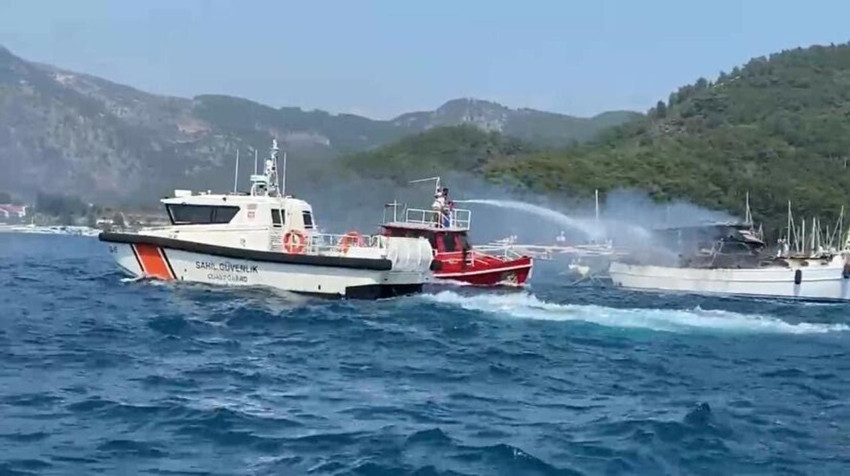 Fethiye'de marinaya bağlı motoryat alev alev yandı - Resim: 3