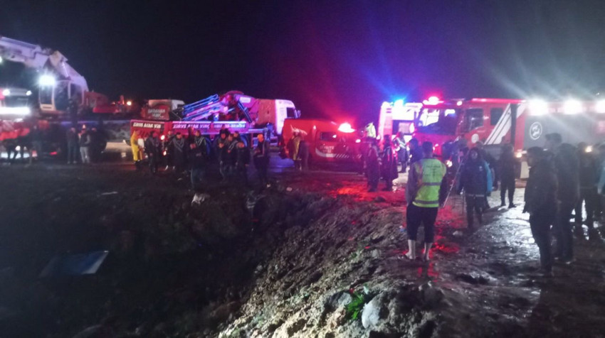 Malatya’da otobüs kazası: 3 ölü, 41 yaralı var... Kaza anı saniye saniye kamerada... - Resim: 3