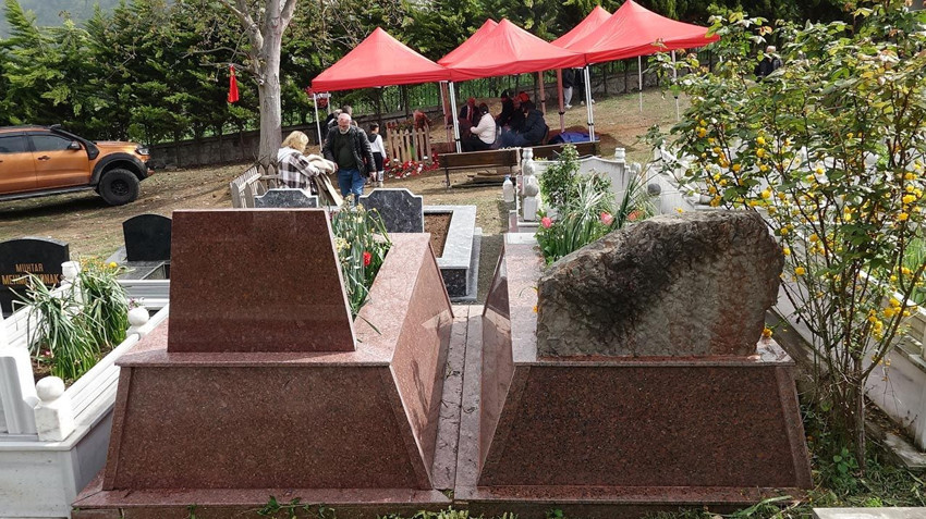 Volkan Konak'ın kabrini ilk günden yüzlerce kişi ziyaret etti - Resim: 3