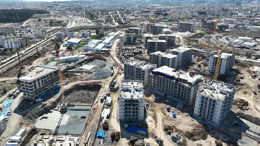 Asrın felaketinin yıktığı Hatay'daki kalıcı konutların son hali görüntülendi - Resim: 3