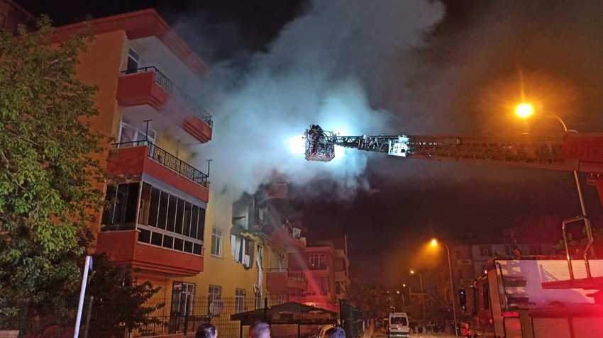 Konya'daki doğalgaz patlamasının bıraktığı hasar ortaya çıktı: Apartman top mermisiyle vurulmuş gibi - Resim: 2