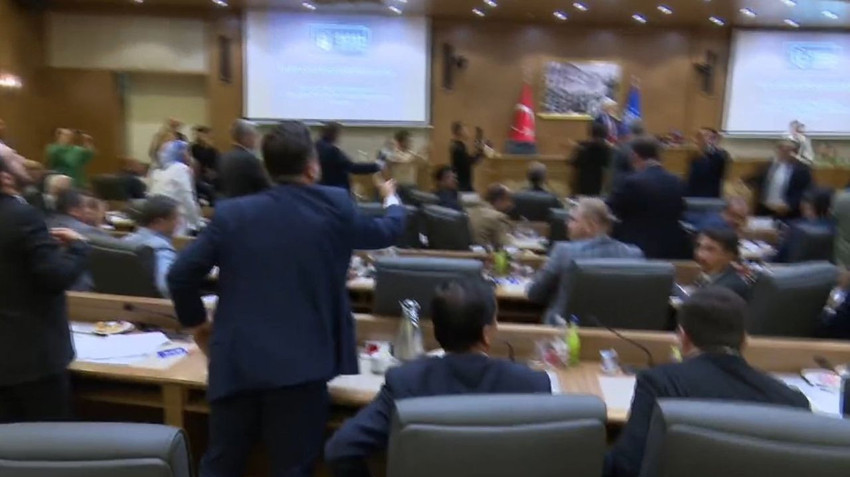 Büyükşehir Meclisi'nde ortalık bir anda karıştı - Resim: 1