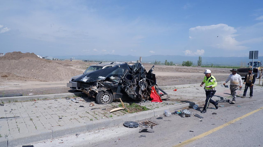 Sürücüsü rahatsızlandı, beton mikseri 8 aracı biçti - Resim: 3