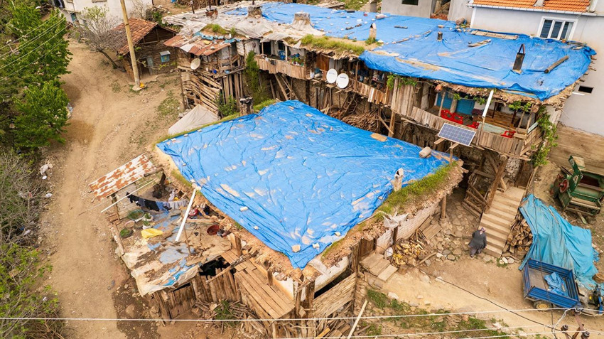 Manisa'daki büyük yangından kurtulmuştu... Yüzlerce kişi tek çatı altında yaşıyor - Resim: 2