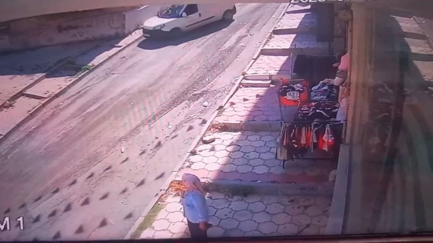 Yokuş aşağı inerken freni patlayan aracın sürücüsü kendini araçtan attı - Resim: 1