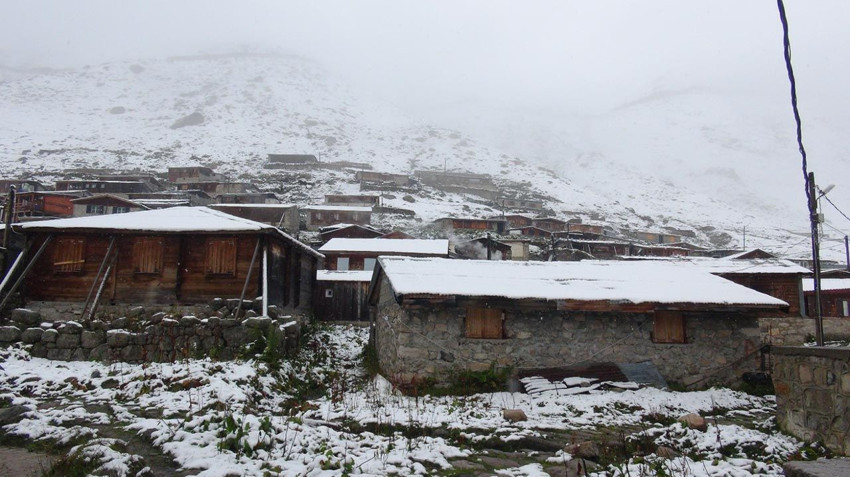 Eylül ayında lapa lapa kar sürprizi! Kar kalınlığı 15 santimi buldu - Resim: 3