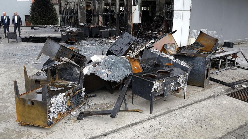 Trabzon'daki AVM yangınından geriye bu görüntüler kaldı - Resim: 2