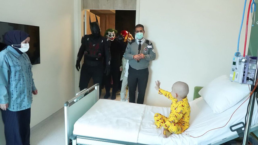 Lösemi hastası minik Zeyd'in en büyük hayaliydi; süper kahramanlar onun için geldi! - Resim: 3