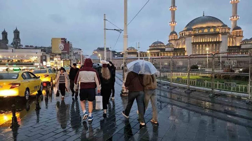 Çok kuvvetli geliyor! AKOM, İstanbul'u saat vererek uyardı - Resim: 3