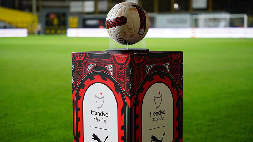Süper Lig'de üç haftalık program açıklandı; derbi tarihi belli oldu