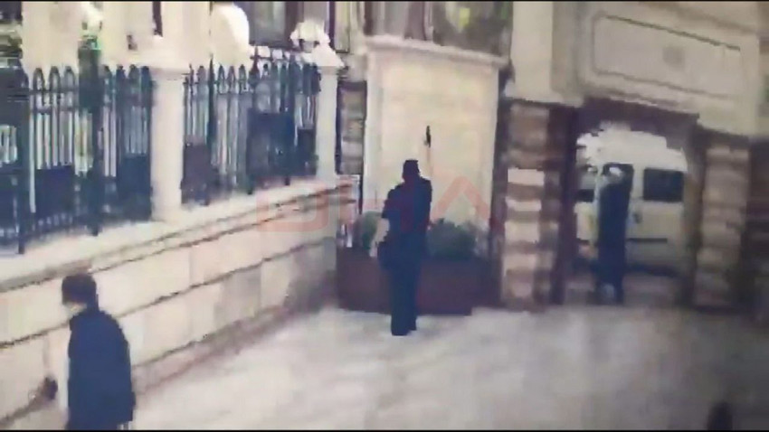 Fatih'te camide eli silahlı psikopat alarmı: İstenen ceza belli oldu - Resim: 2