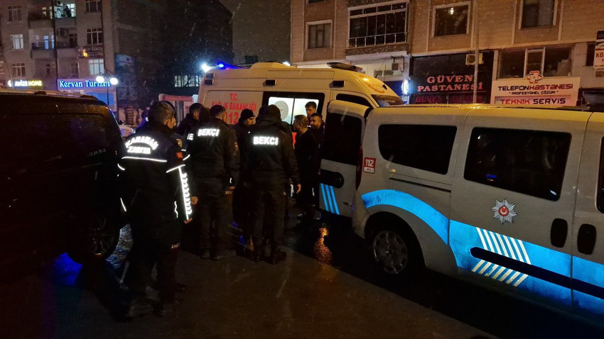 Alkollü sürücü, bindirildiği ekip otosunda silahla kendini vurdu - Resim: 4