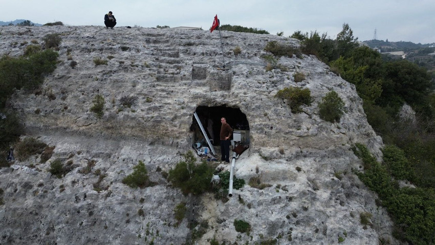 Hataylı depremzede ''aradığı huzuru'' bu mağarada buldu: Ailesiyle birlikte mağaraya taşındılar - Resim: 3