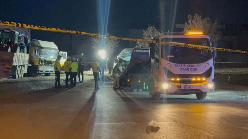 Kahreden kaza kamerada: Bir polis memuru şehit düştü - Resim: 2