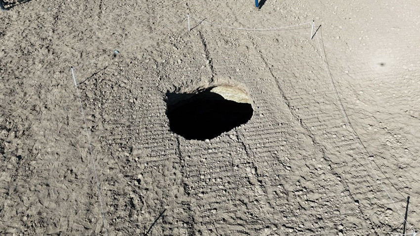 Karaman'da 10 metre genişliğinde obruk oluştu - Resim: 4