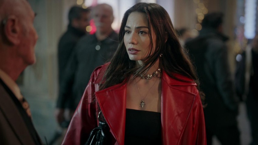 Demet Özdemir Taksim'in göbeğinde şarkı söyledi, sosyal medya yıkıldı - Resim: 1
