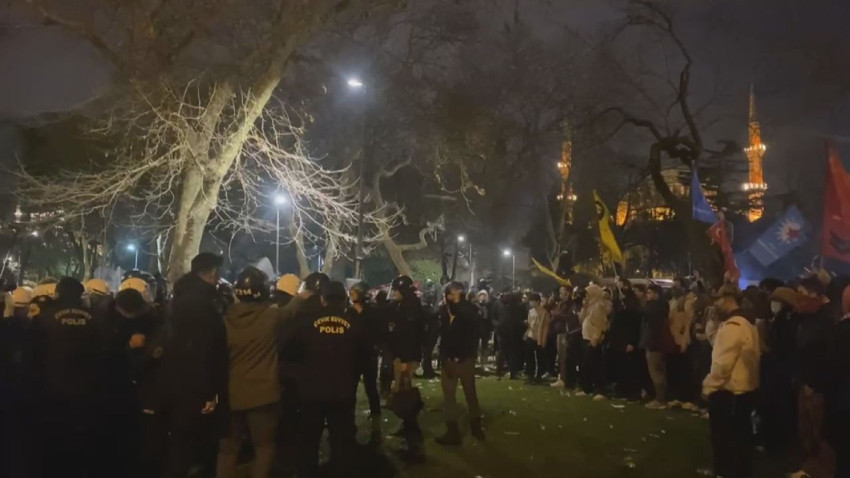 Saraçhane'deki protestoda ortalık karıştı: Yaralı polis memurları var - Resim: 1